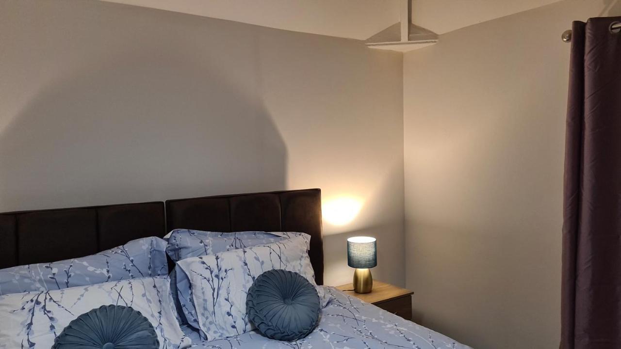 Spacious 3 Bedroom House, 6 Beds In Spondon, Derby With Parking Eksteriør billede