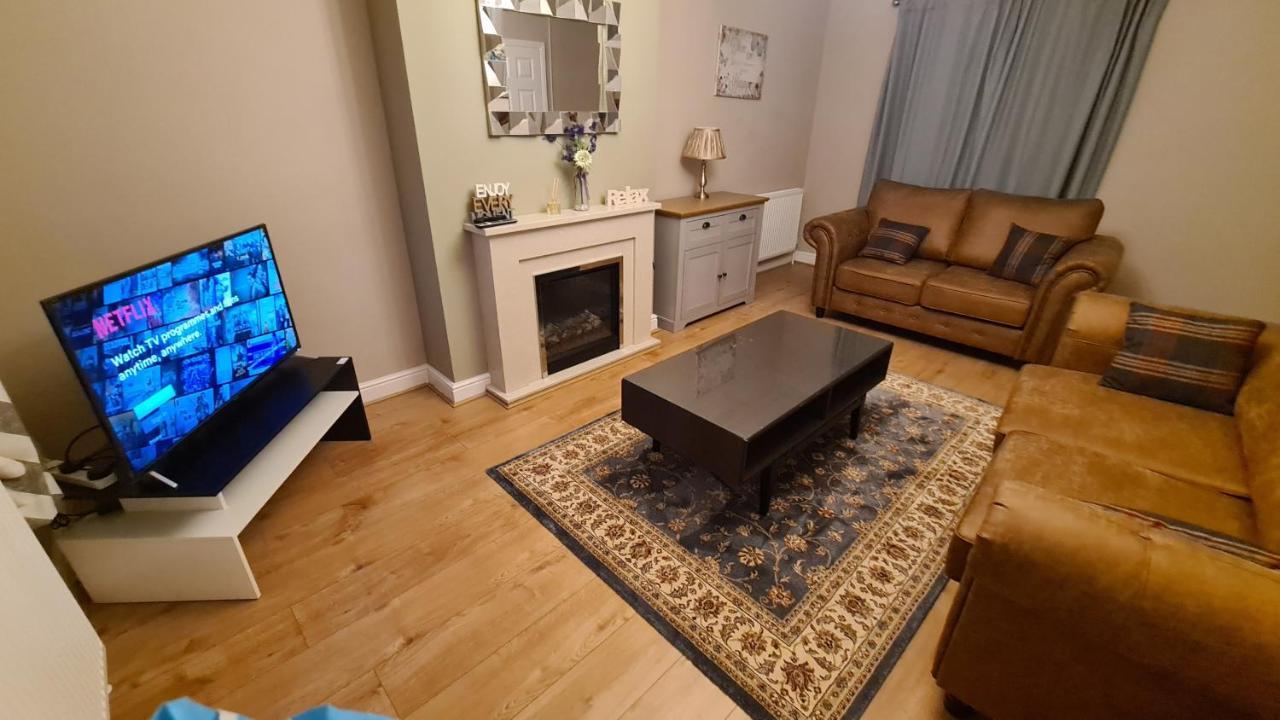 Spacious 3 Bedroom House, 6 Beds In Spondon, Derby With Parking Eksteriør billede